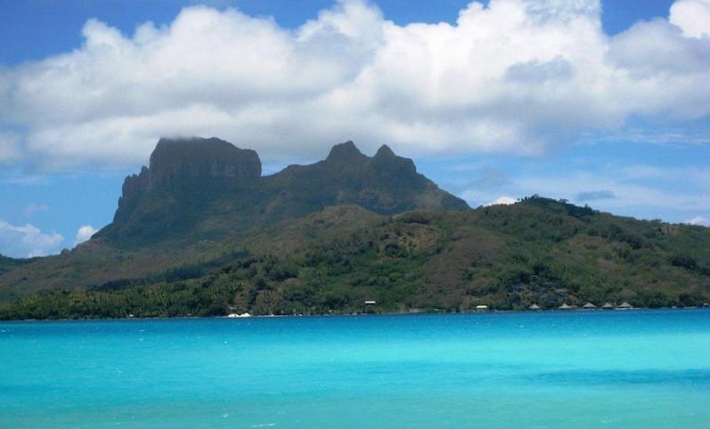 Le lagon bleu de Bora Bora la perle du pacifique