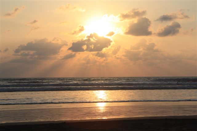 Séjour Bali : Coucher de soleil à Séminyak