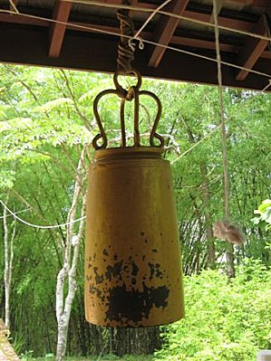 Gong d'appel à la prière dans un temple en Thailande