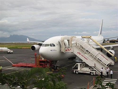 Avion du retour - Embarquement à l'aéroport de Tahiti Faaa - Voyage et Plongée en Polynésie Française - Mes Carnets du Monde