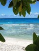 Photo colorée du sable blanc et de l'eau turquoise du Lagon de Rangiroa, Polynésie Française