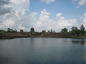 Bassin d'eau - Temples d'Angkor au Cambodge - Mes Carnets du Monde