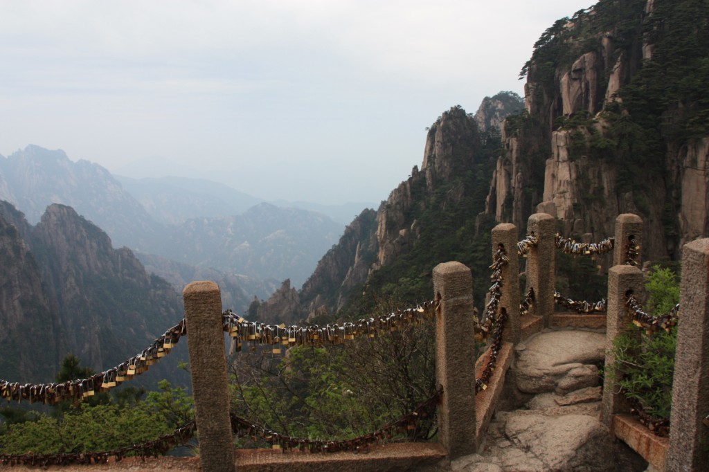 Cadenas le long des Montagnes Jaunes à Huang Shan - Voyage en Chine - Mes Carnets du Monde