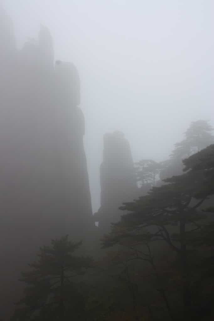 Montagnes Jaunes dans la brume à Huang Shan - Voyage en Chine - Mes Carnets du Monde
