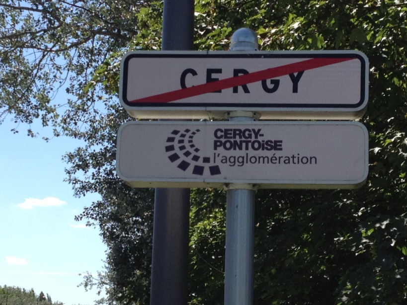 "Cergy, c'est fini" (air connu)