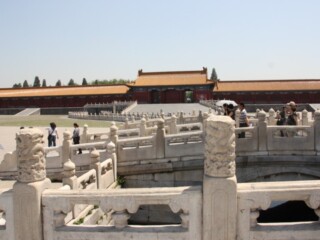 Pont entre les Palais dans la Cité Interdite à Pékin, en Chine