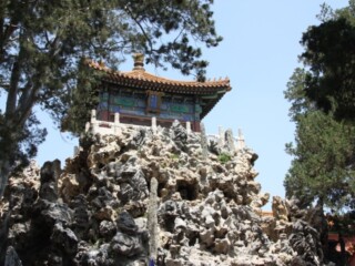 Temple sur un rocher à Pékin en Chine