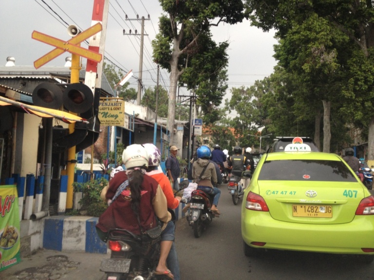 Suivez ce taxi à Malang Indonésie