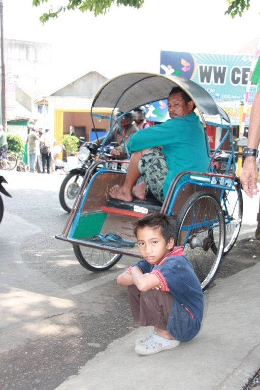 Scène de rue à Malang en Indonésie