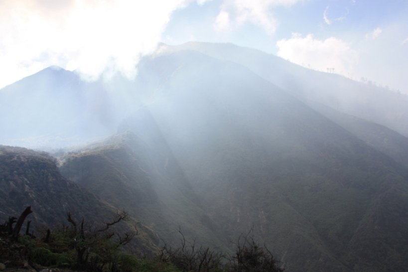 les crêtes du Kawah Ijen