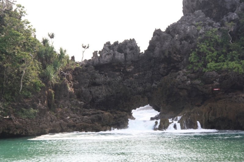 Trou dans le rocher à Sempu Island (Palau Sempu)