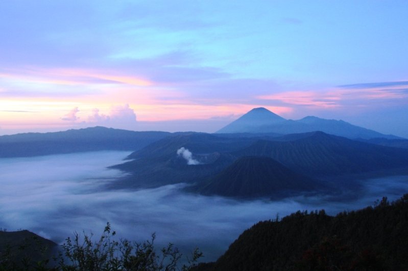 Cratères durant du Mont Bromo au lever du soleil