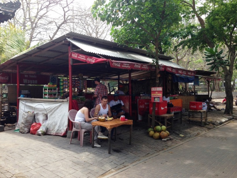 Warung (restaurant) de plage à Kuta Beach, Bali