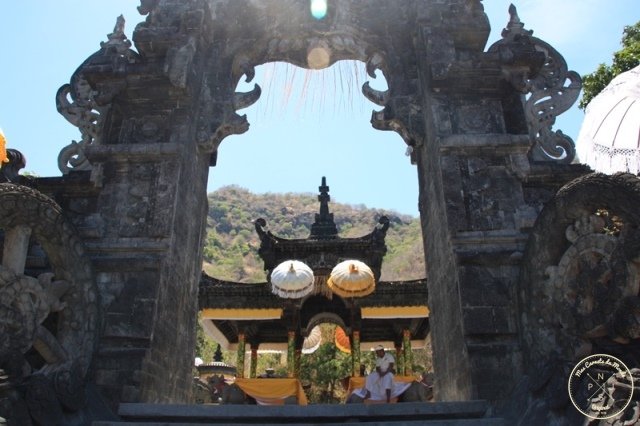 Ombrelles temple à Bali : Bénédiction temples