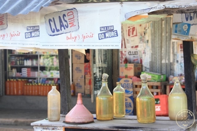 Conduite à Bali - Essence en bouteilles