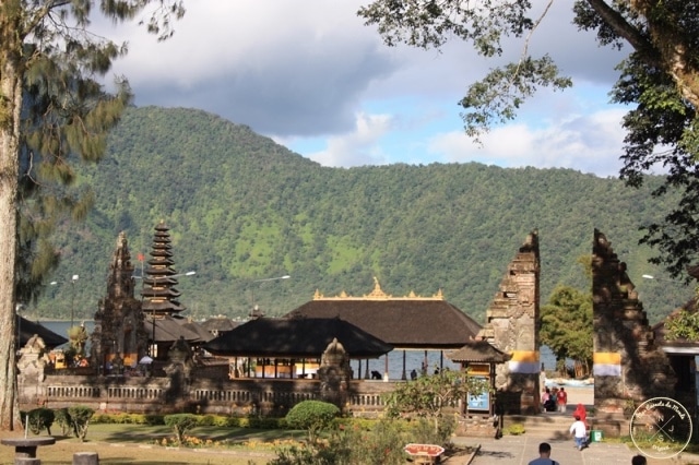 Bénédiction Temple Ulun Danu Beratan à Bali