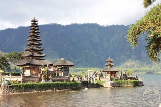 Bénédiction Temple Ulun Danu Beratan à Bali