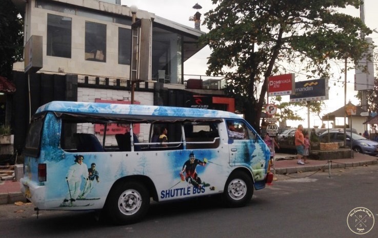 bus transport en commun à Bali