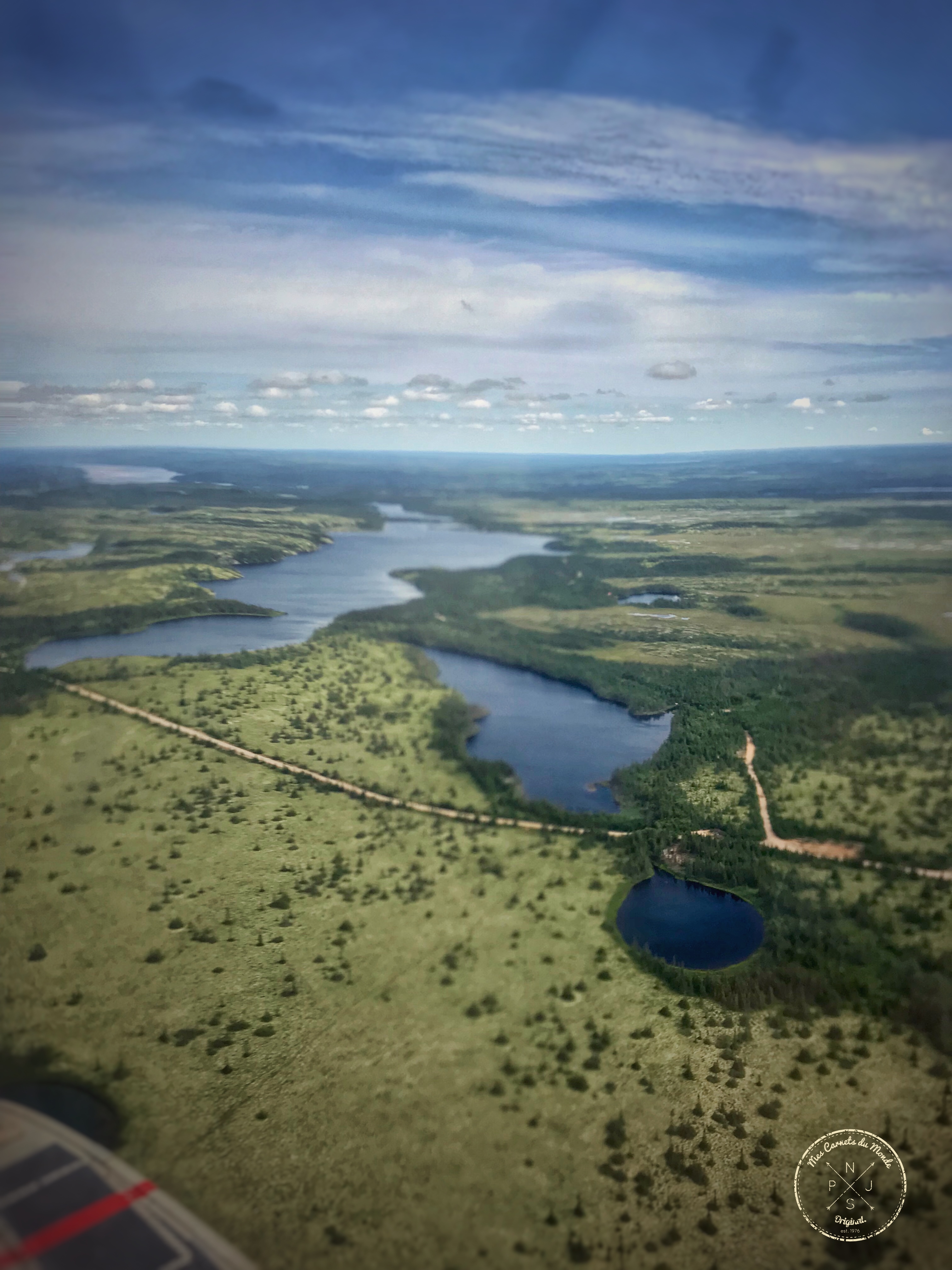 Forêt et lac au Québec vu du ciel - écotourisme