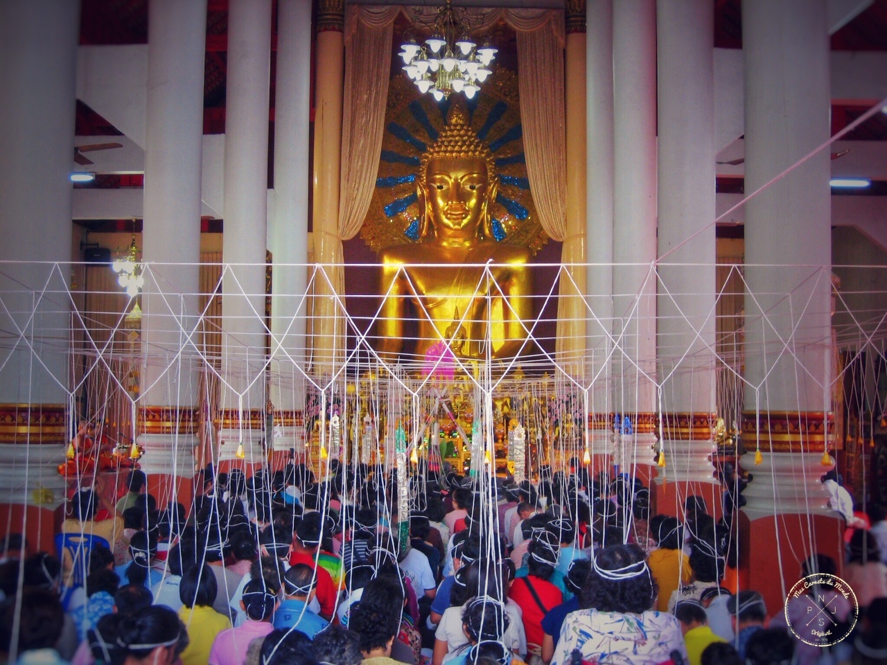 Thailande - Quelques Conseils pour votre Voyage - Prière dans un temple à Chiang Mai