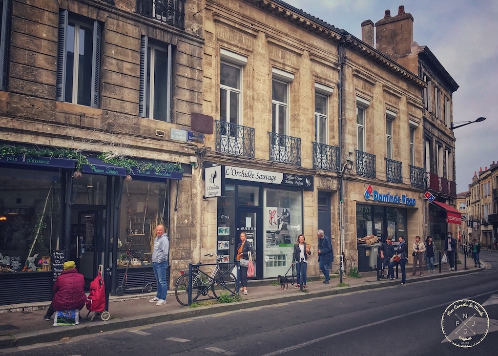 Queue devant les magasins - Coronavirus - Mes Carnets du Monde