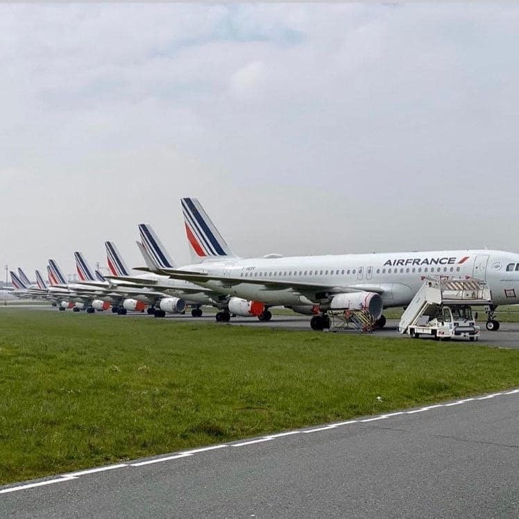 Avions Air France Immobilisés sur le Tarmac - Aeroport & Coronavirus - Confinement en France 2020 - 1