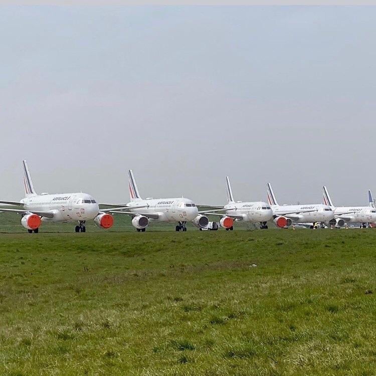 Avions Air France Immobilisés sur le Tarmac - Aeroport & Coronavirus - Confinement en France 2020 - 1