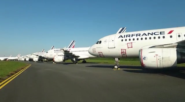 Avions Air France sur le Tarmac - Aeroport & Coronavirus - Confinement en France 2020