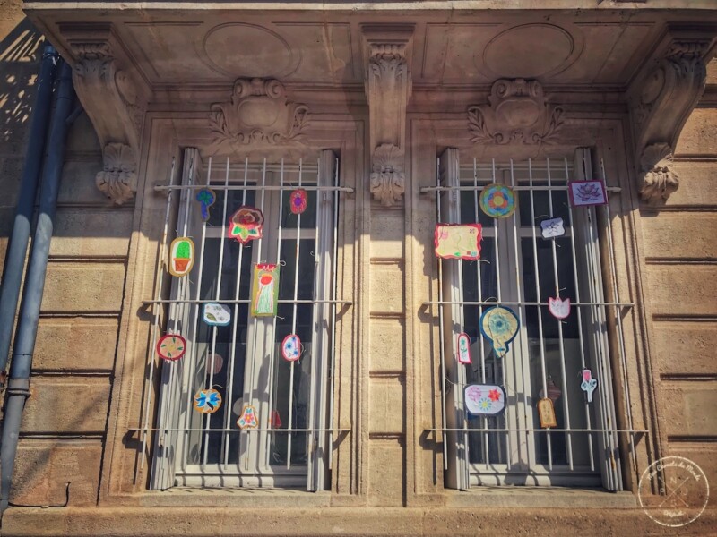 Décorations aux Fenêtres de Bordeaux - Coronavirus Confinement Bordeaux avril mai 2020 - Mes Carnets du Monde