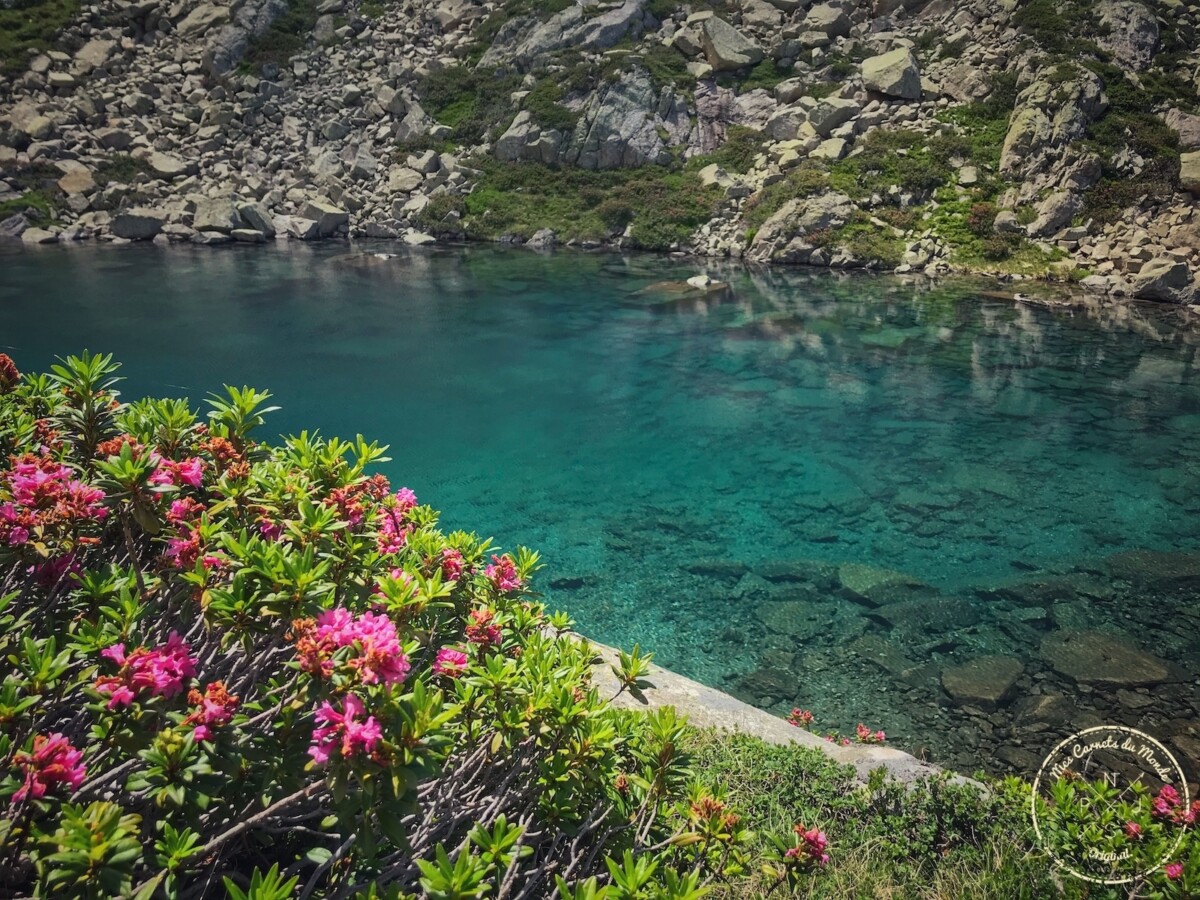 Vue sur le Lac du Portheil lors d'une randonnée à la Mongie au Tourmalet dans les Pyrénées