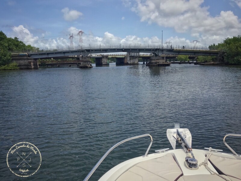 Sur la rivière Salée, en direction de l'îlet Caret