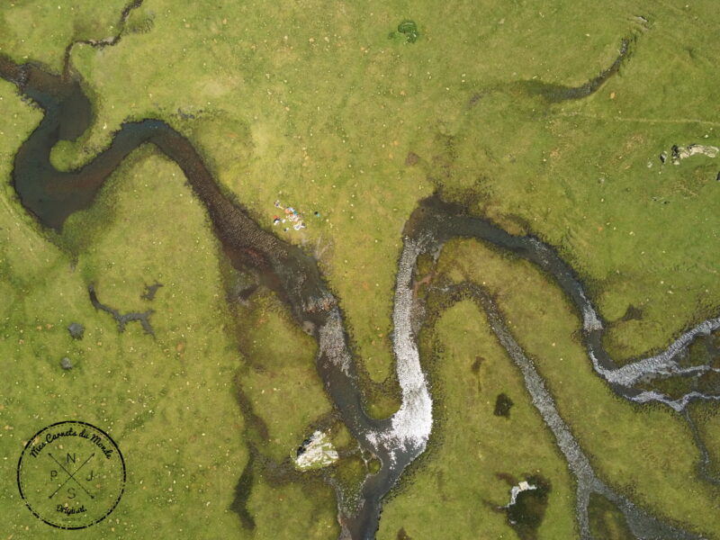 Ruisseau du Côté dans le Cirque de Troumouse vu du ciel