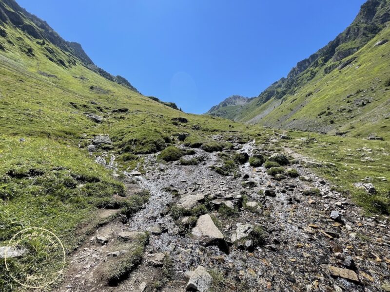 Aygues Cluses, Randonnée dans la Vallée d’Aygues Cluses à Barèges : les Belles Eaux (& Maisons ?) Closes du GR10., Mes Carnets du Monde