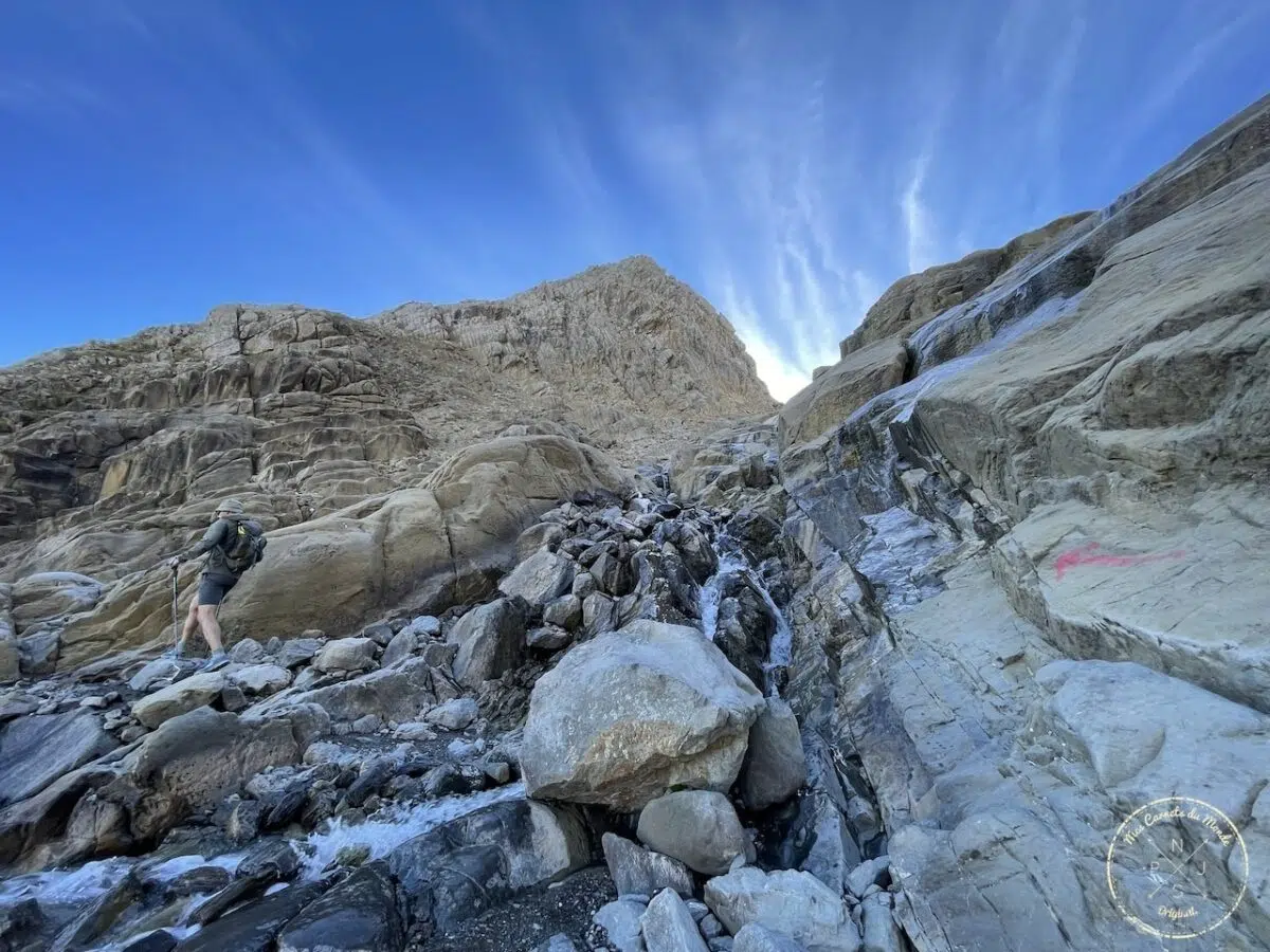 Randonnée au Pic du Taillon : traversée de la cascade des Sarradets