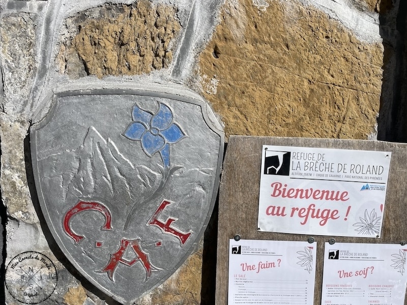 Randonnée au Pic du Taillon, Randonnée au Pic du Taillon par la Brèche de Roland : Une aventure bien taillée à 3000 m d&#8217;altitude dans les Pyrénées., Mes Carnets du Monde