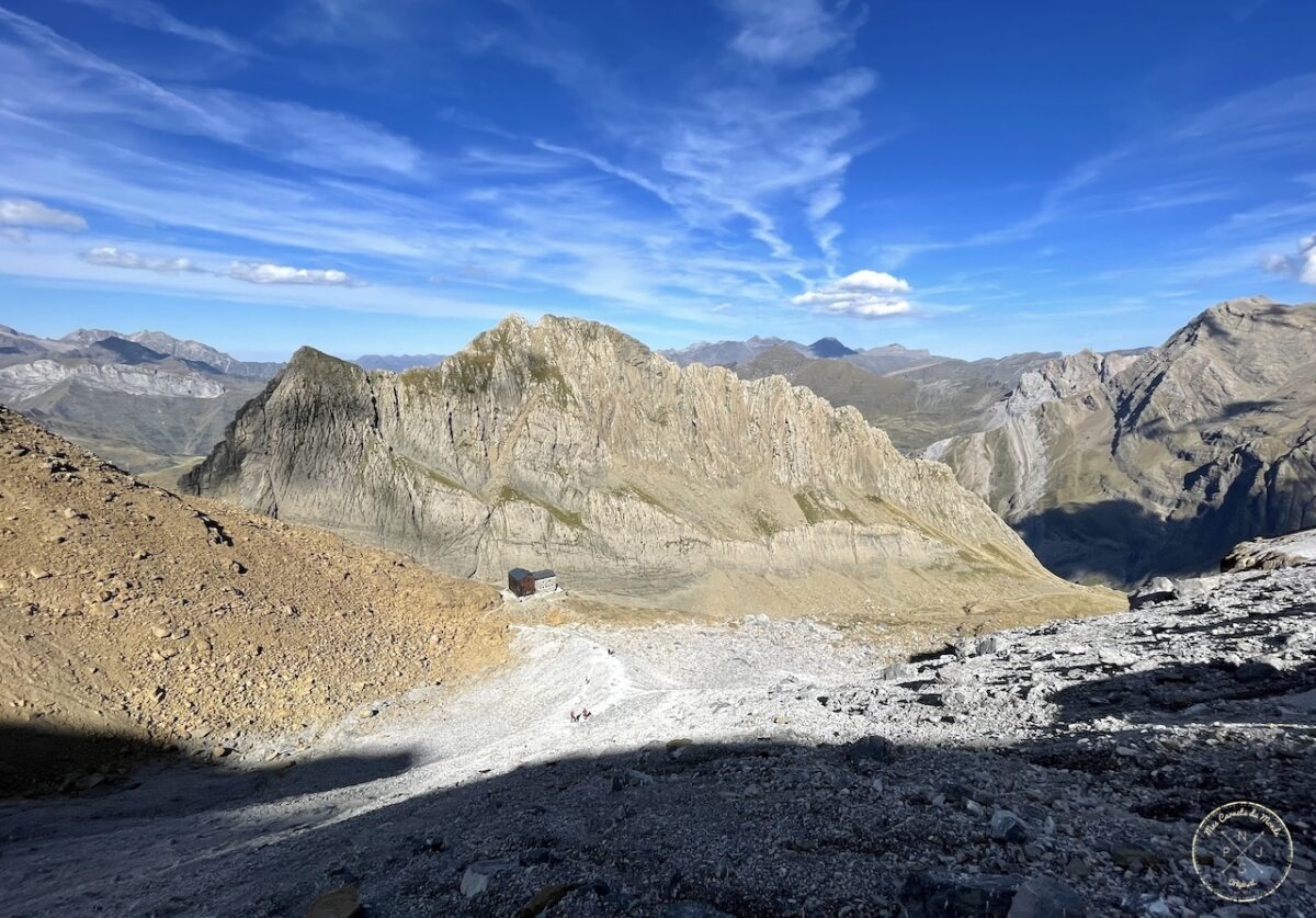 Randonnée au Pic du Taillon, Randonnée au Pic du Taillon par la Brèche de Roland : Une aventure bien taillée à 3000 m d&#8217;altitude dans les Pyrénées., Mes Carnets du Monde