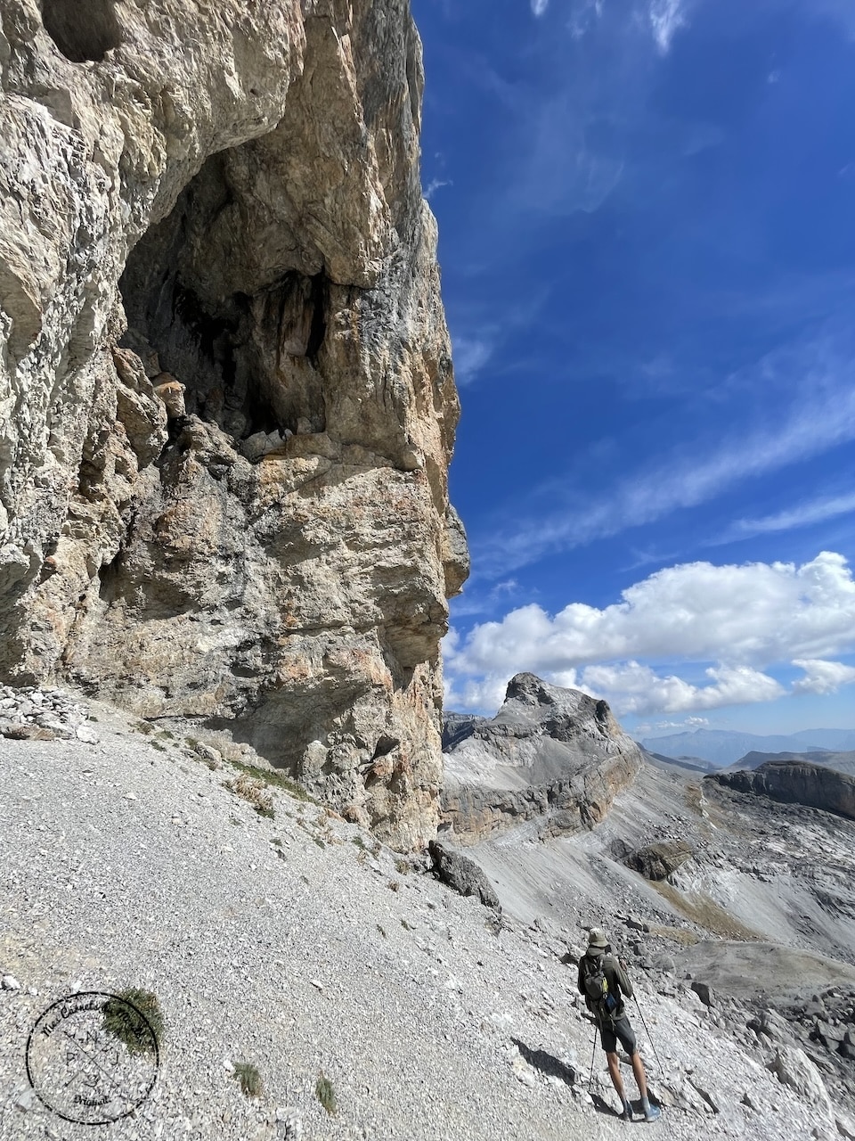 Randonnée au Pic du Taillon, Randonnée au Pic du Taillon par la Brèche de Roland : Une aventure bien taillée à 3000 m d&#8217;altitude dans les Pyrénées., Mes Carnets du Monde