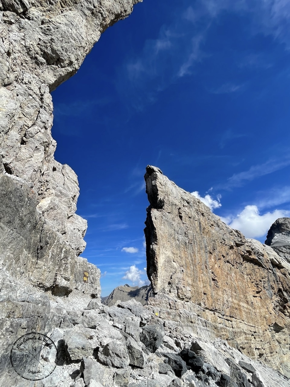 Randonnée au Pic du Taillon, Randonnée au Pic du Taillon par la Brèche de Roland : Une aventure bien taillée à 3000 m d&#8217;altitude dans les Pyrénées., Mes Carnets du Monde