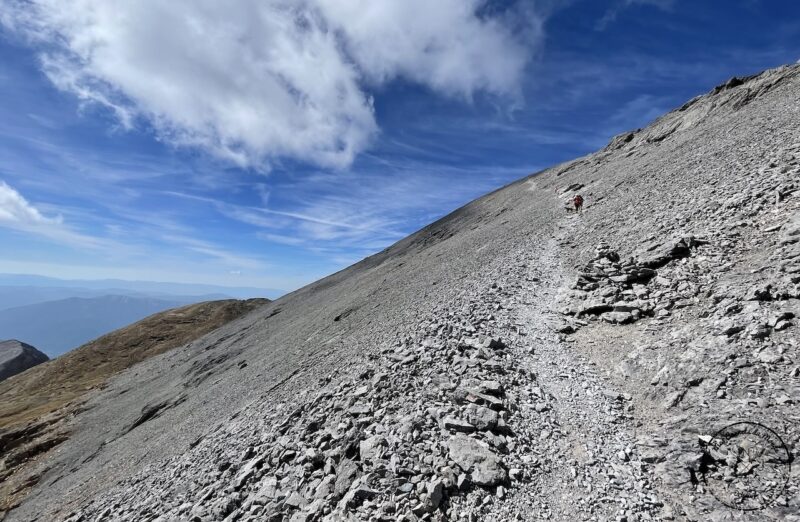 Randonnée au Pic du Taillon, Randonnée au Pic du Taillon par la Brèche de Roland : Une aventure bien taillée à 3000 m d&#8217;altitude dans les Pyrénées., Mes Carnets du Monde