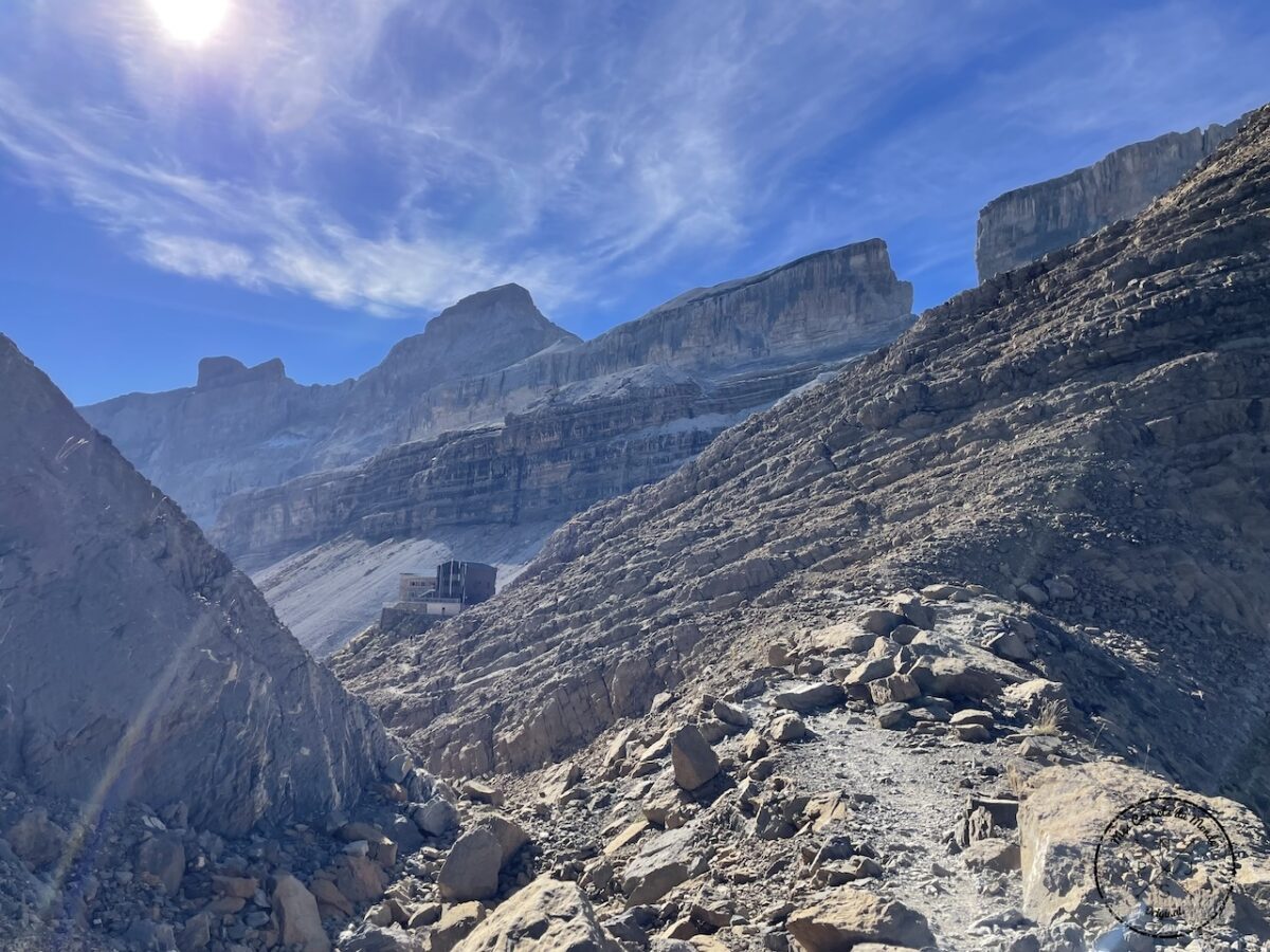 Randonnée au Pic du Taillon, Randonnée au Pic du Taillon par la Brèche de Roland : Une aventure bien taillée à 3000 m d&#8217;altitude dans les Pyrénées., Mes Carnets du Monde