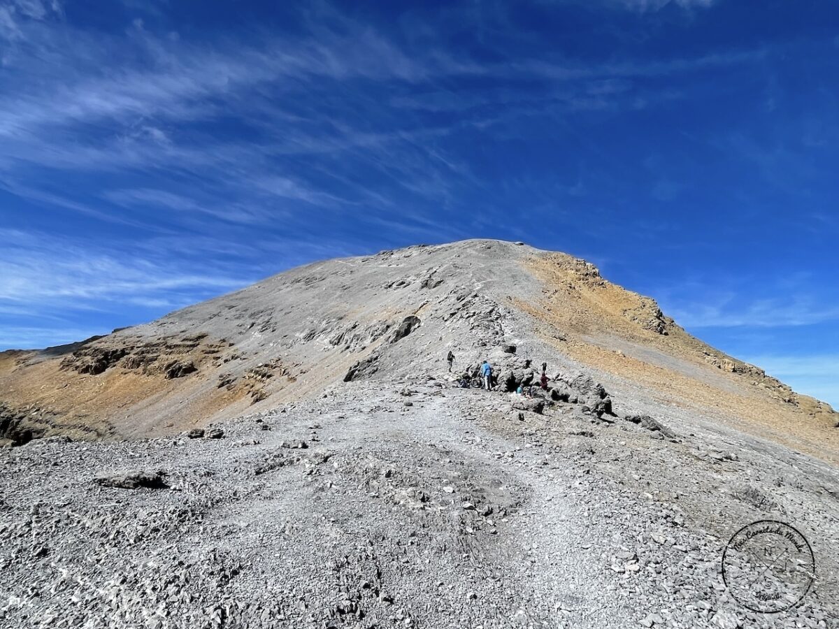 Randonnée au Pic du Taillon, Randonnée au Pic du Taillon par la Brèche de Roland : Une aventure bien taillée à 3000 m d&#8217;altitude dans les Pyrénées., Mes Carnets du Monde