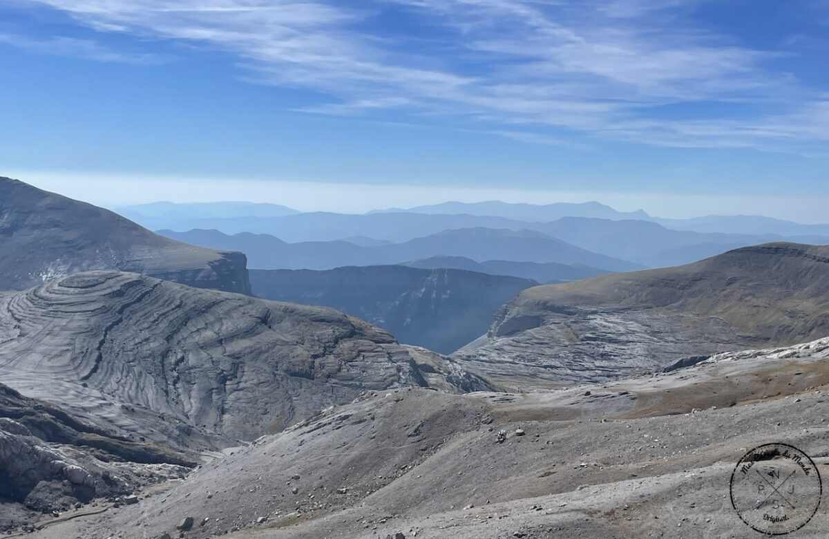 Randonnée au Pic du Taillon, Randonnée au Pic du Taillon par la Brèche de Roland : Une aventure bien taillée à 3000 m d&#8217;altitude dans les Pyrénées., Mes Carnets du Monde