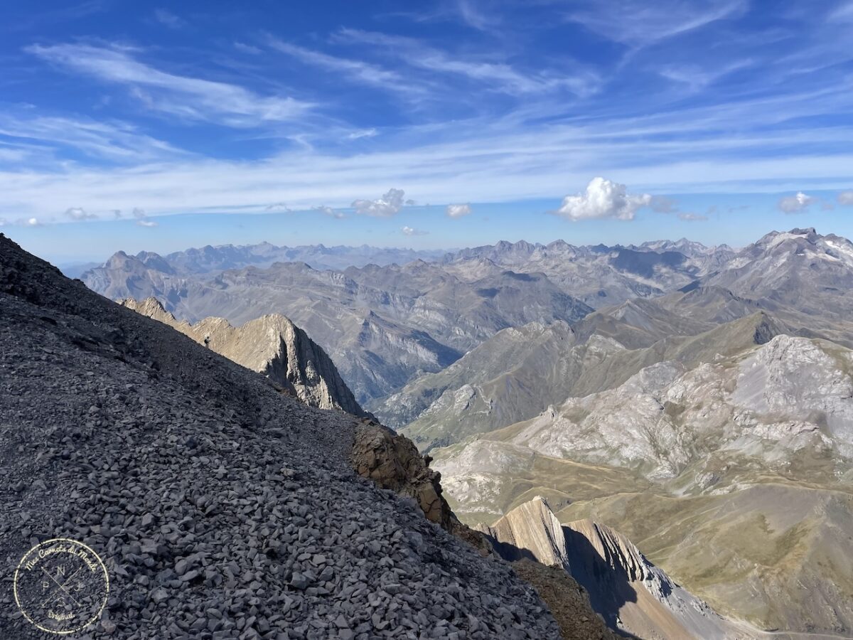 Randonnée au Pic du Taillon, Randonnée au Pic du Taillon par la Brèche de Roland : Une aventure bien taillée à 3000 m d&#8217;altitude dans les Pyrénées., Mes Carnets du Monde