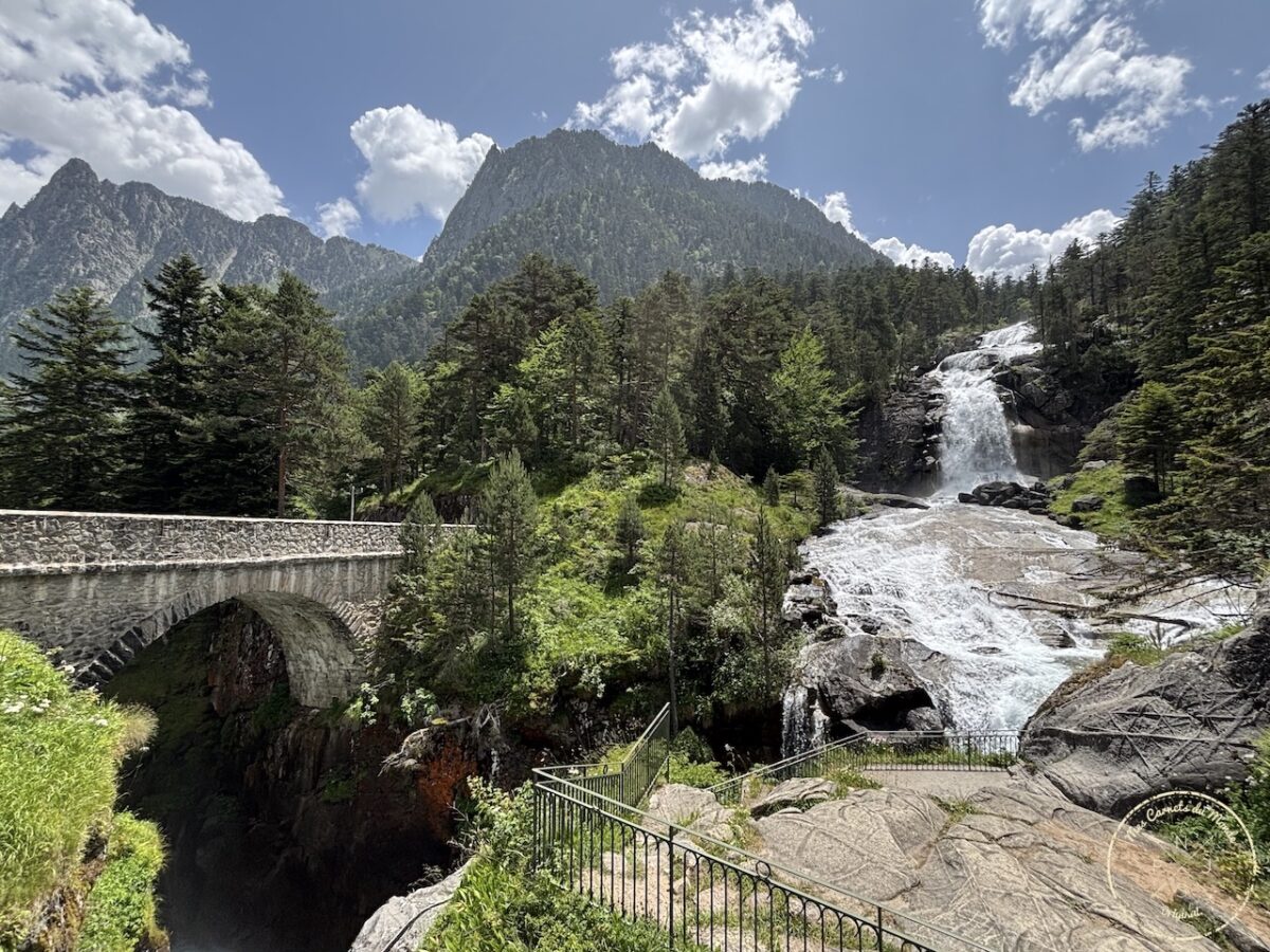 Randonnée Pyrénées, Sublime Randonnée de 5 jours entre la France, l’Espagne et le Vignemale : les Pyrénées Grandeur Nature !, Mes Carnets du Monde