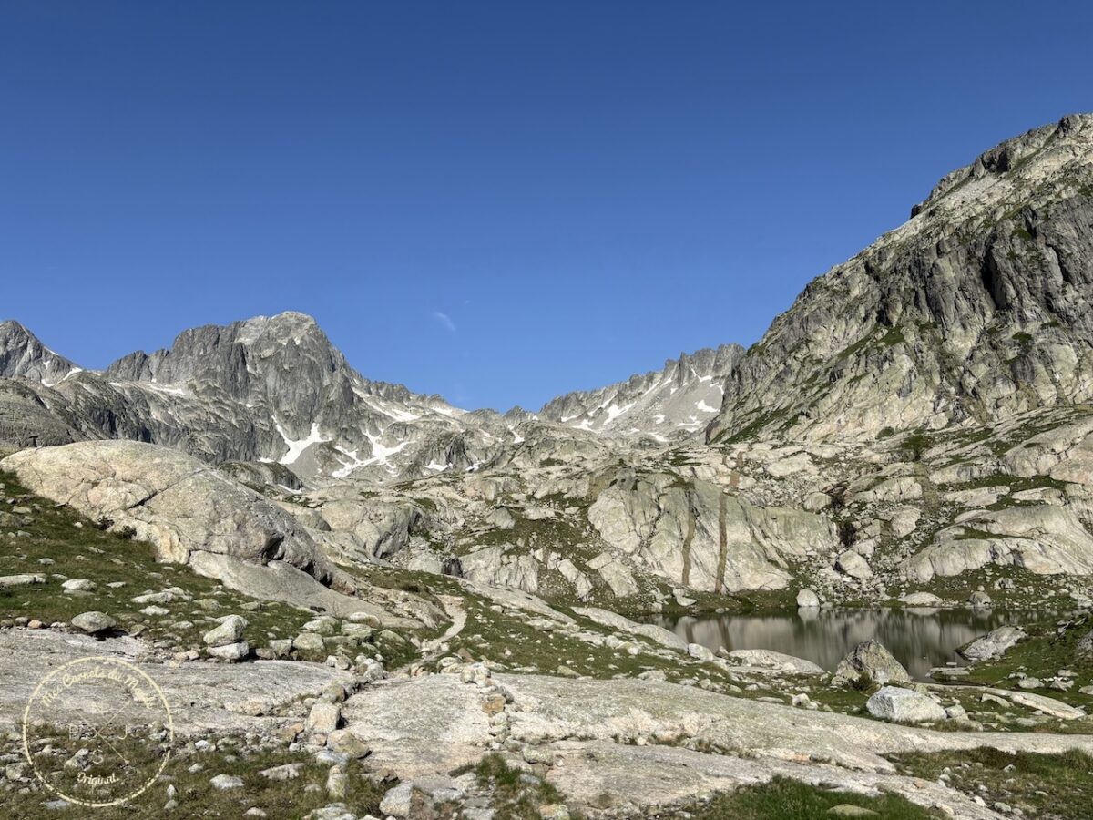 Randonnée Pyrénées, Sublime Randonnée de 5 jours entre la France, l’Espagne et le Vignemale : les Pyrénées Grandeur Nature !, Mes Carnets du Monde
