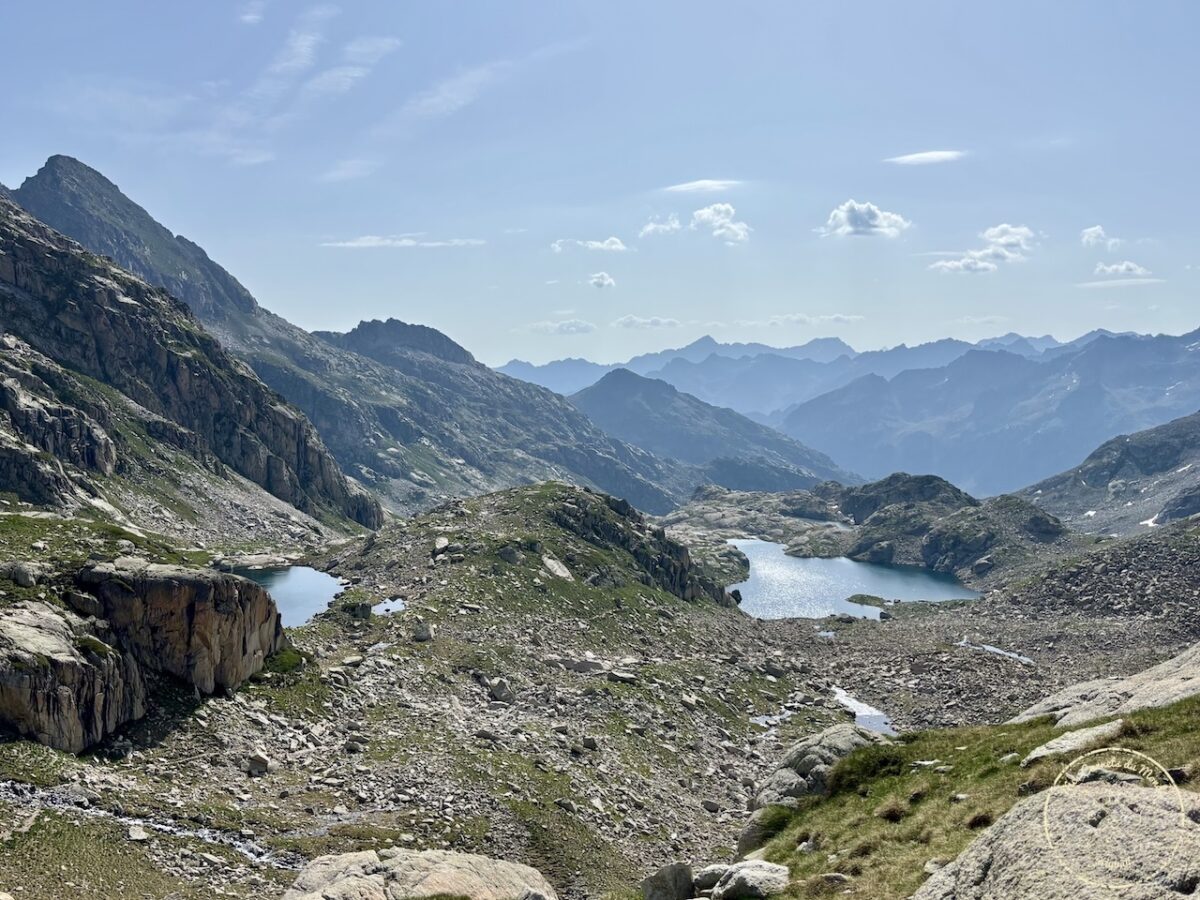 Randonnée Pyrénées, Sublime Randonnée de 5 jours entre la France, l’Espagne et le Vignemale : les Pyrénées Grandeur Nature !, Mes Carnets du Monde