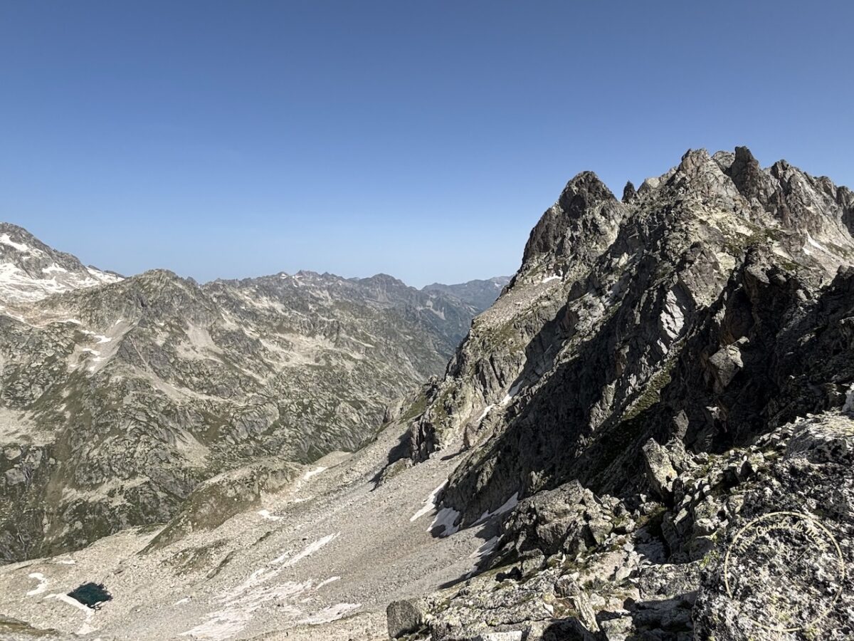 Randonnée Pyrénées, Sublime Randonnée de 5 jours entre la France, l’Espagne et le Vignemale : les Pyrénées Grandeur Nature !, Mes Carnets du Monde