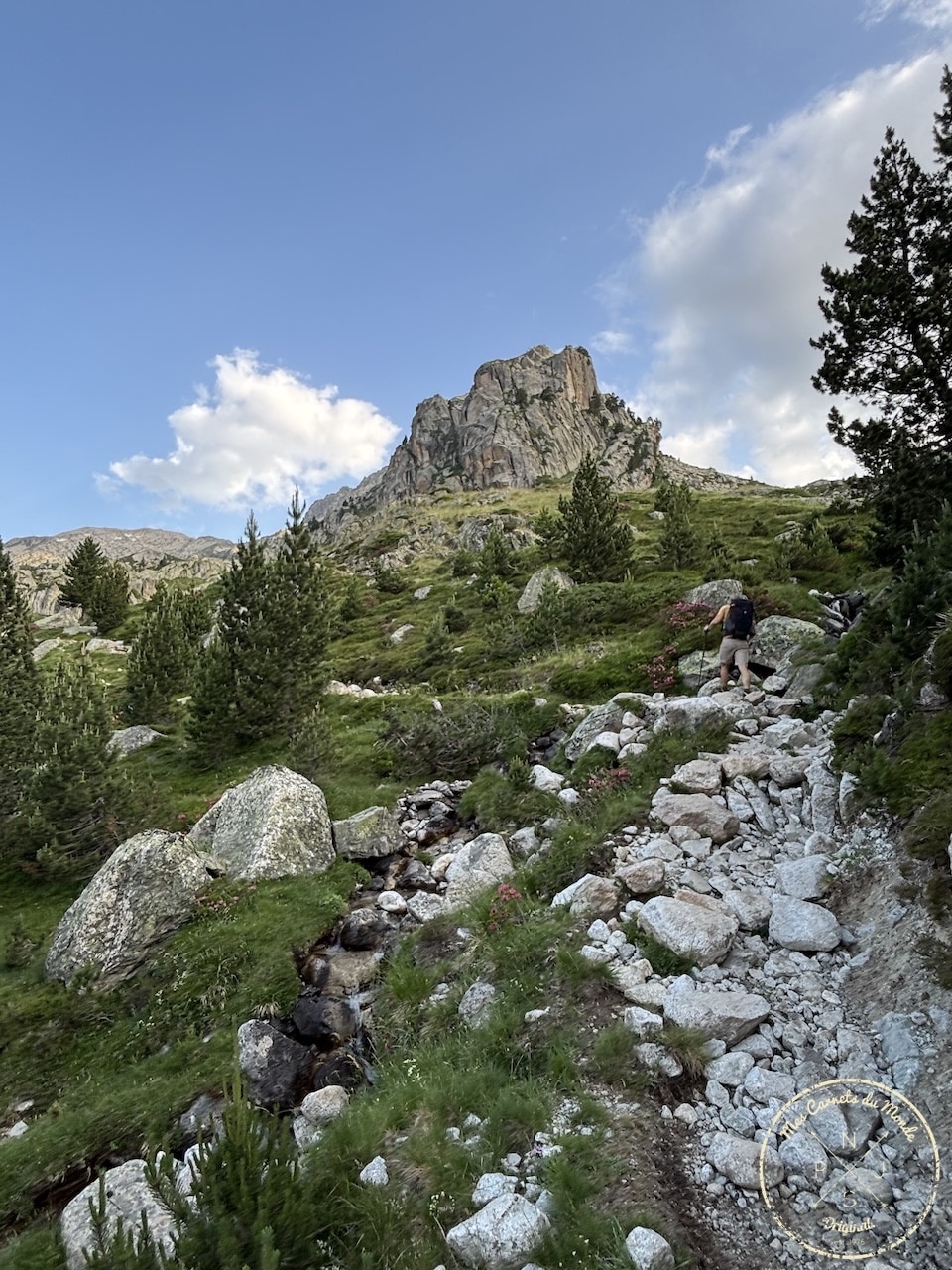 Randonnée Pyrénées, Sublime Randonnée de 5 jours entre la France, l’Espagne et le Vignemale : les Pyrénées Grandeur Nature !, Mes Carnets du Monde