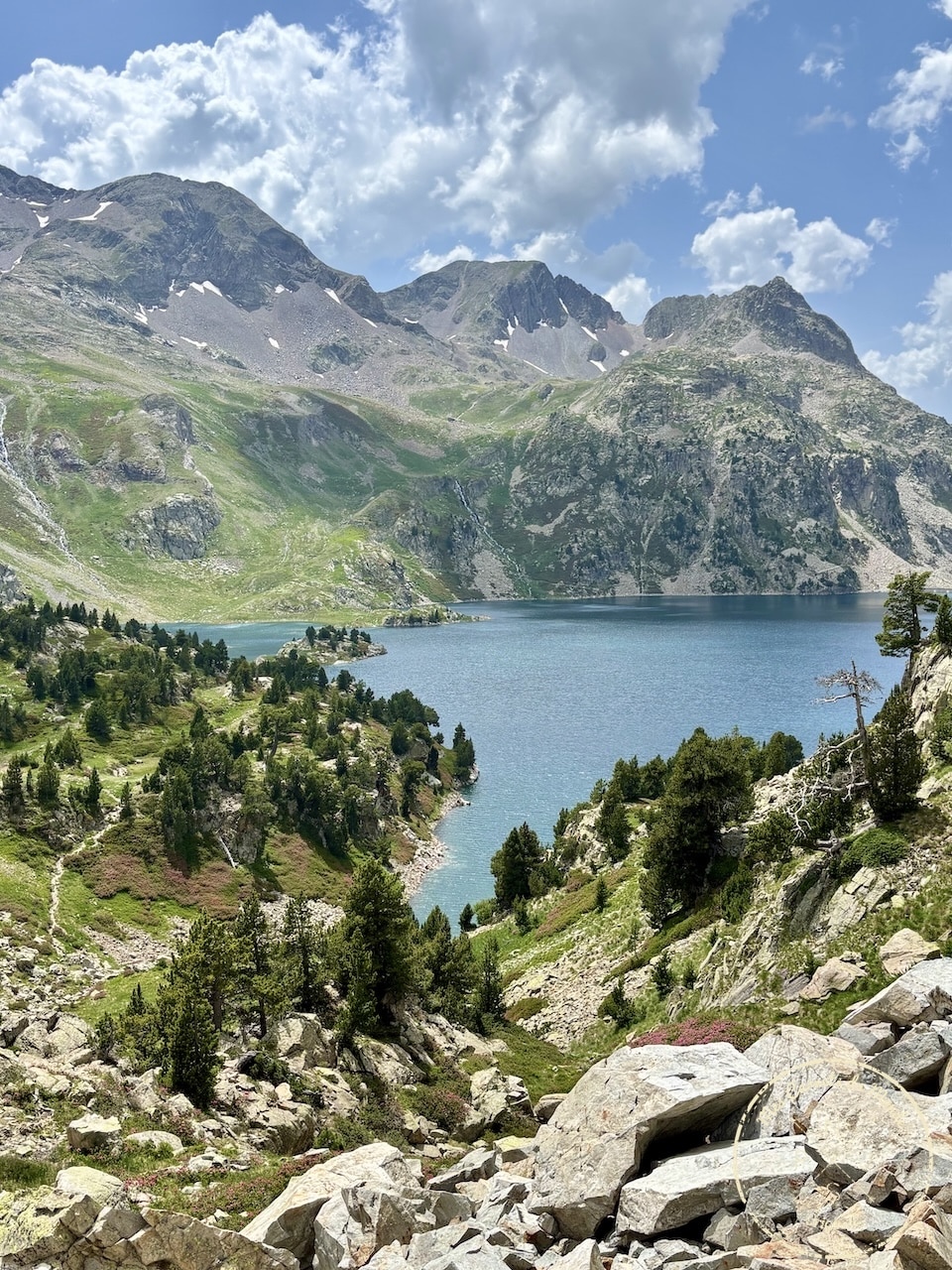 Randonnée Pyrénées, Sublime Randonnée de 5 jours entre la France, l’Espagne et le Vignemale : les Pyrénées Grandeur Nature !, Mes Carnets du Monde