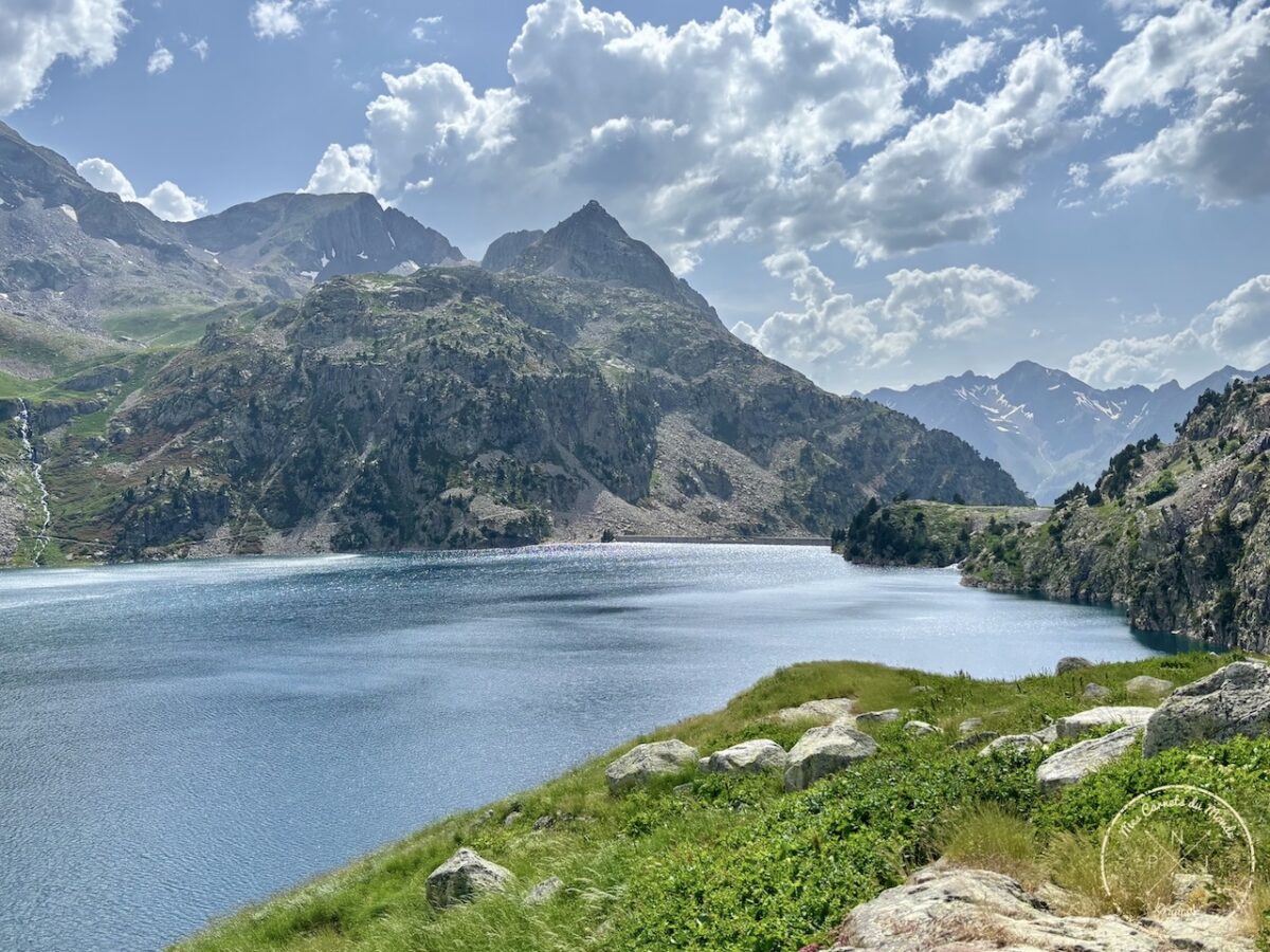 Randonnée Pyrénées, Sublime Randonnée de 5 jours entre la France, l’Espagne et le Vignemale : les Pyrénées Grandeur Nature !, Mes Carnets du Monde